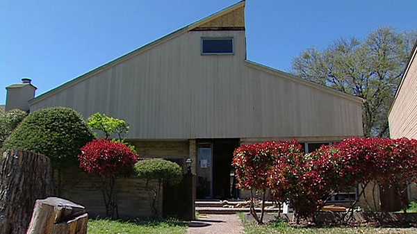 Dallas Residents Fed Up With Halfway House Neighbors