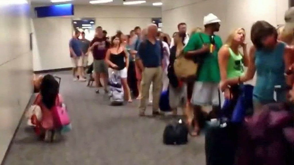 International passengers frustrated by DFW Customs delays