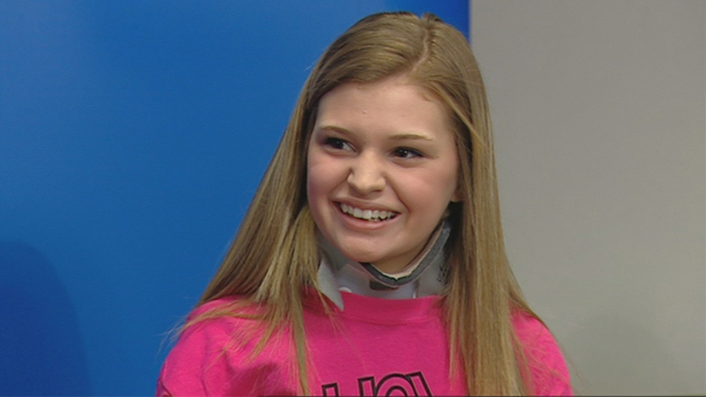 Texas teen who survived skydiving accident returns to school