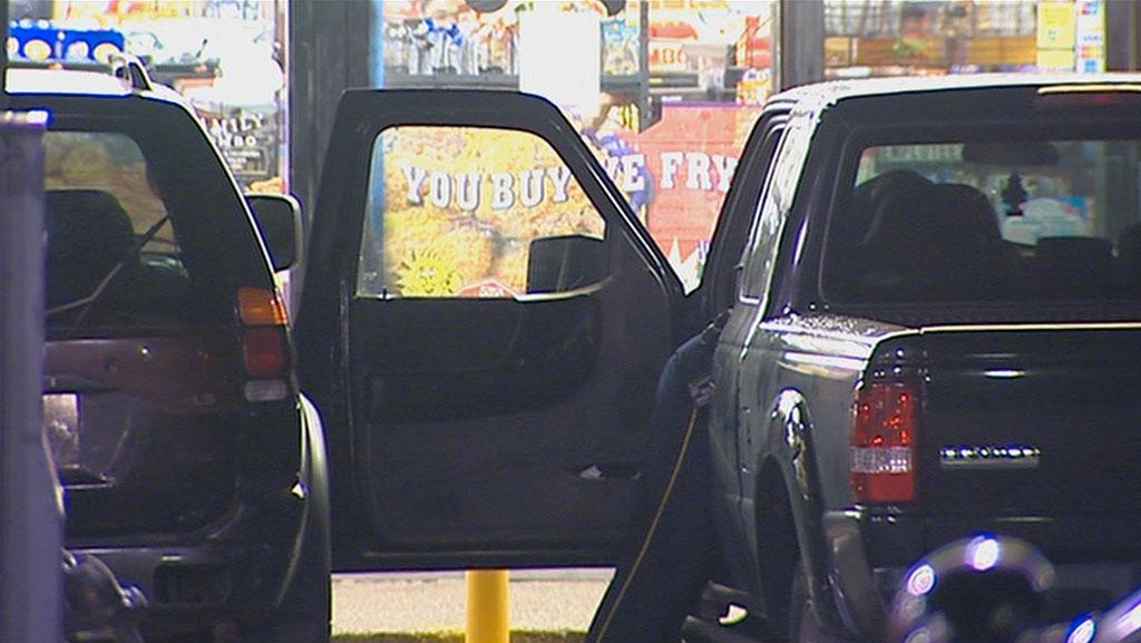 One dead in Dallas gas station shooting
