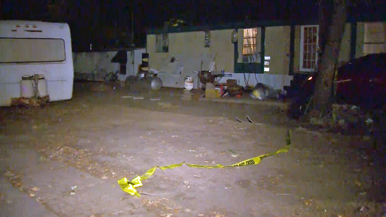 Two shot at Seagoville mobile home park; one dead