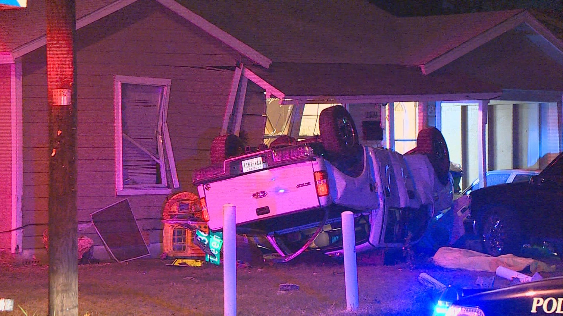 Driver dead after crashing truck into Fort Worth house | wfaa.com