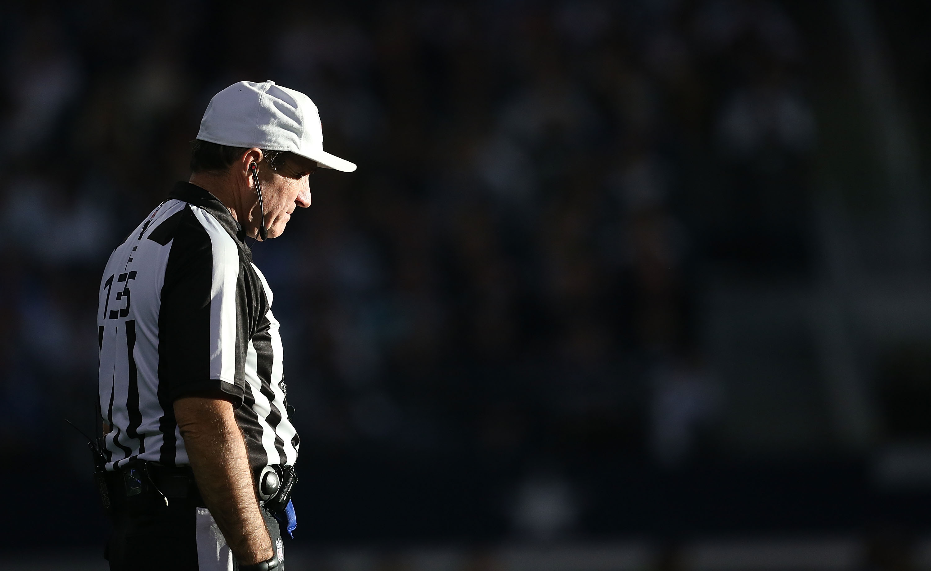 Refs Pick Up Flag After Pass Interference on Cowboys in 4th