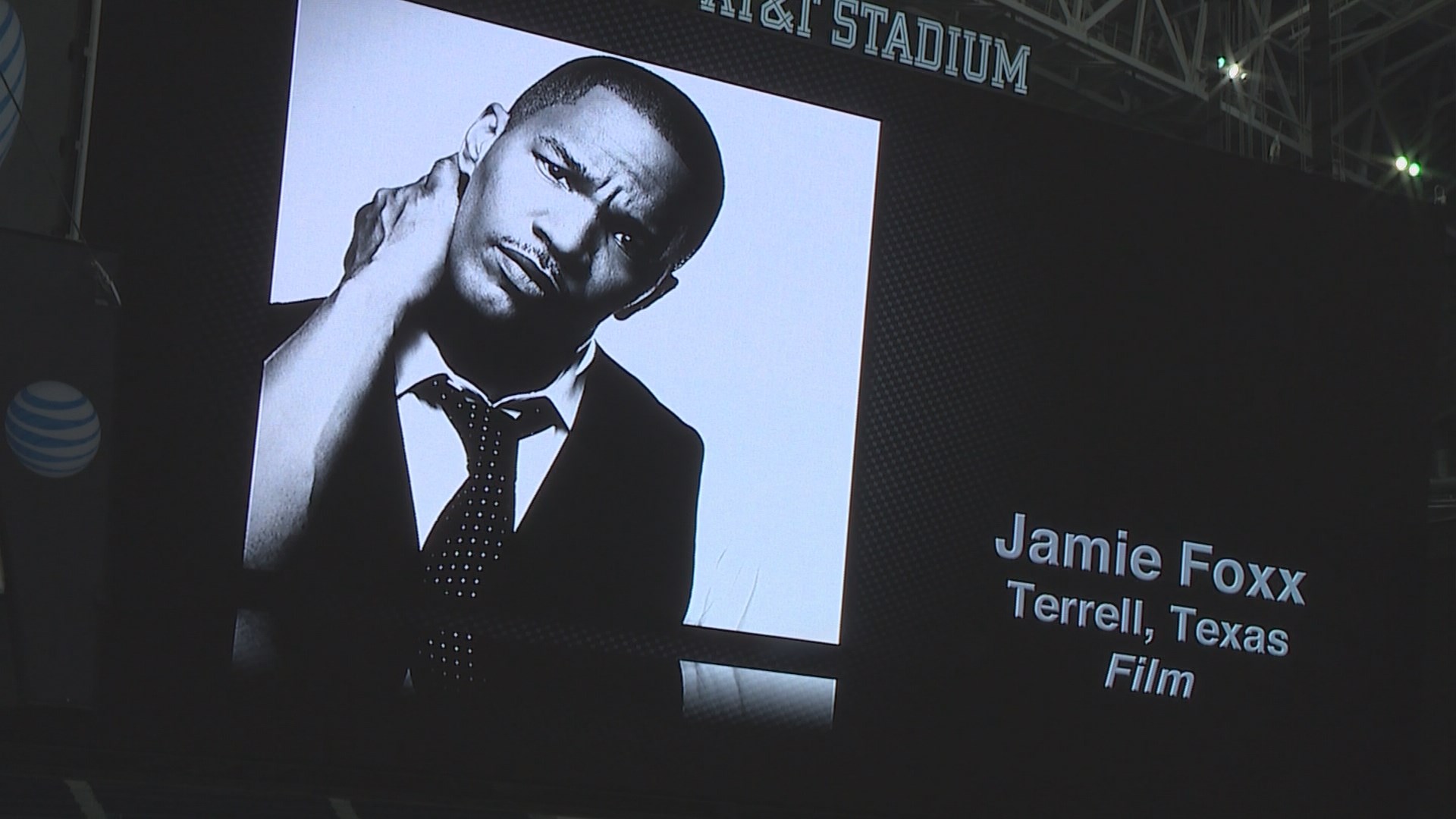 Jamie Foxx, Kilgore Rangerettes among Texas arts honorees