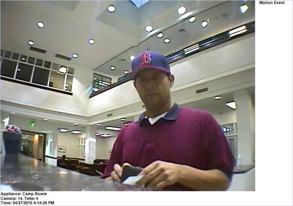 Fort Worth police searching for bank robber | wfaa.com