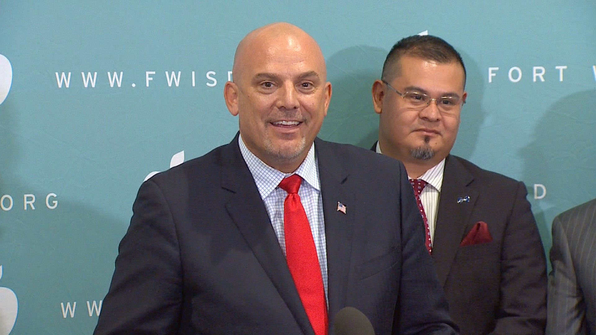 Scribner officially hired as FWISD superintendent | wfaa.com
