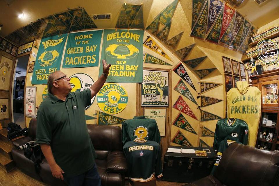 Grapevine man shows Packer pride with impressive collection wfaa