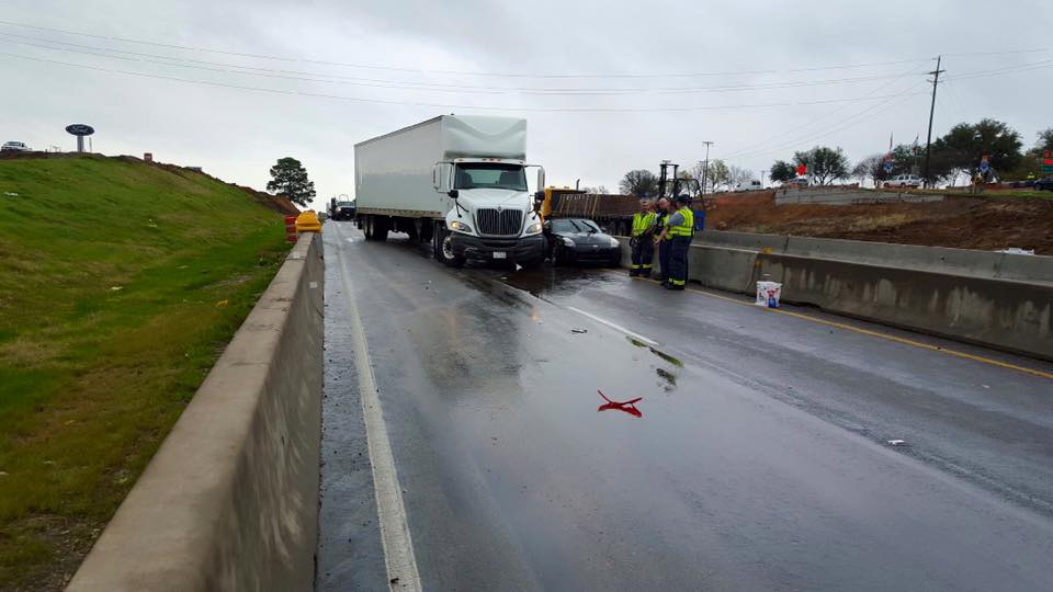 Crash closes northbound I35 in Corinth