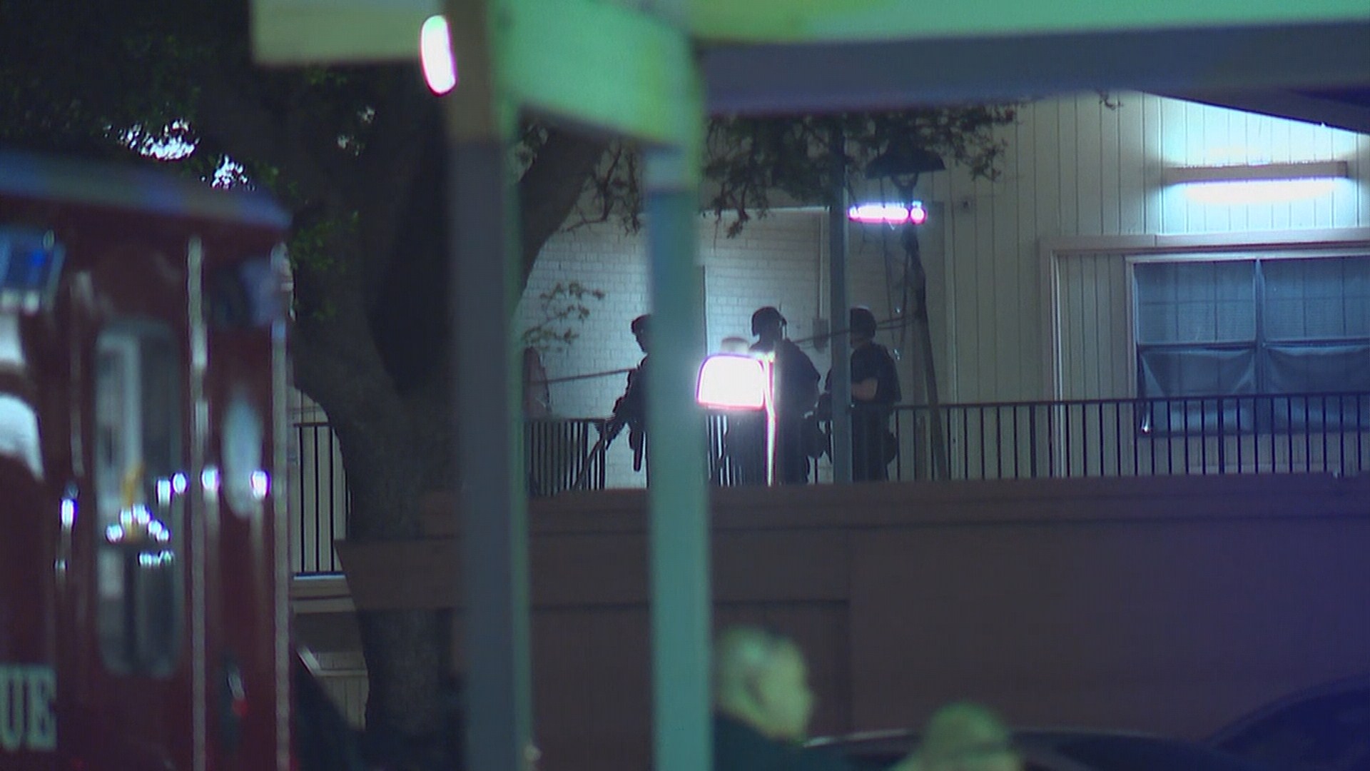 Shoplifting suspect surrenders after SWAT standoff | wfaa.com