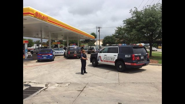 Man arrested after kidnapping, police chase - WFAA.com