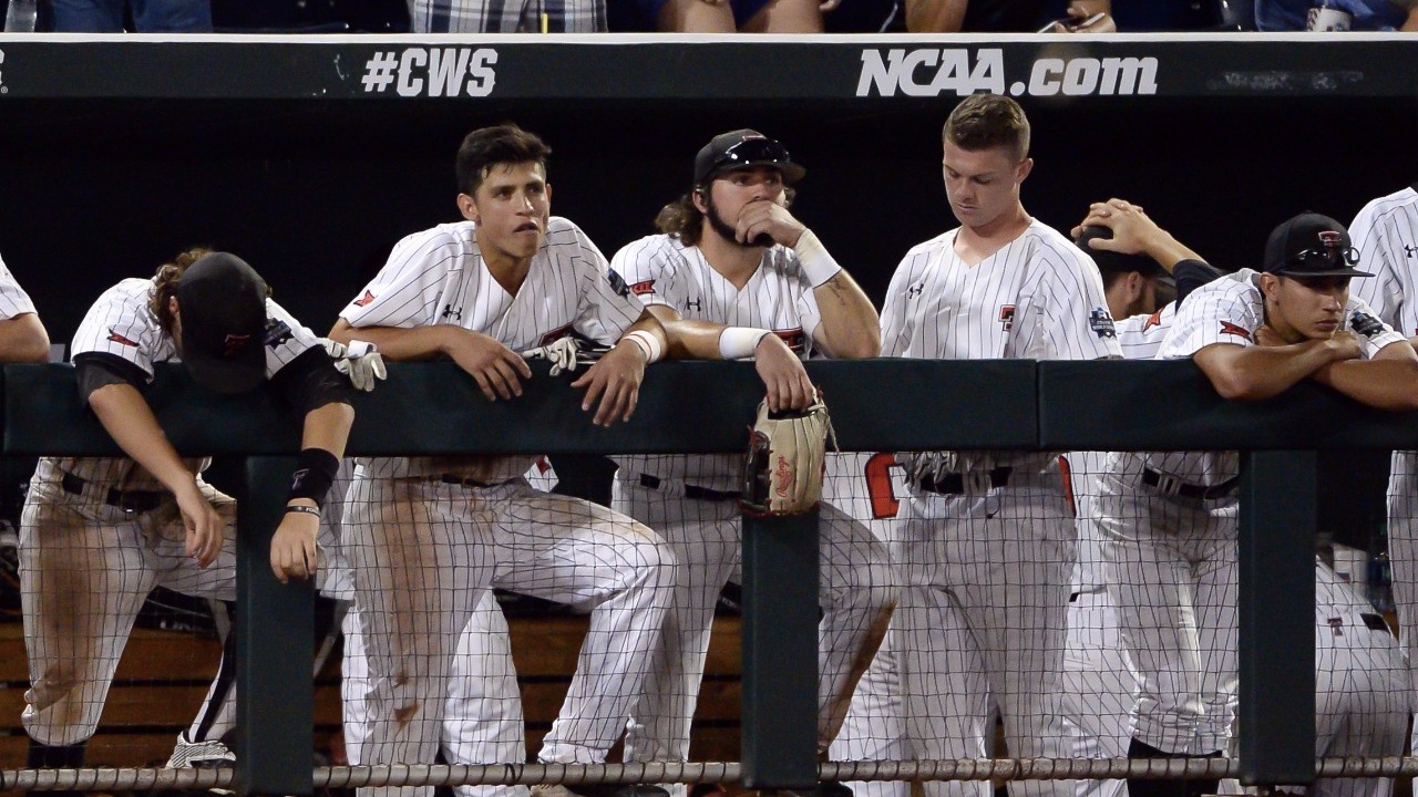 Coastal Carolina beats Texas Tech in CWS