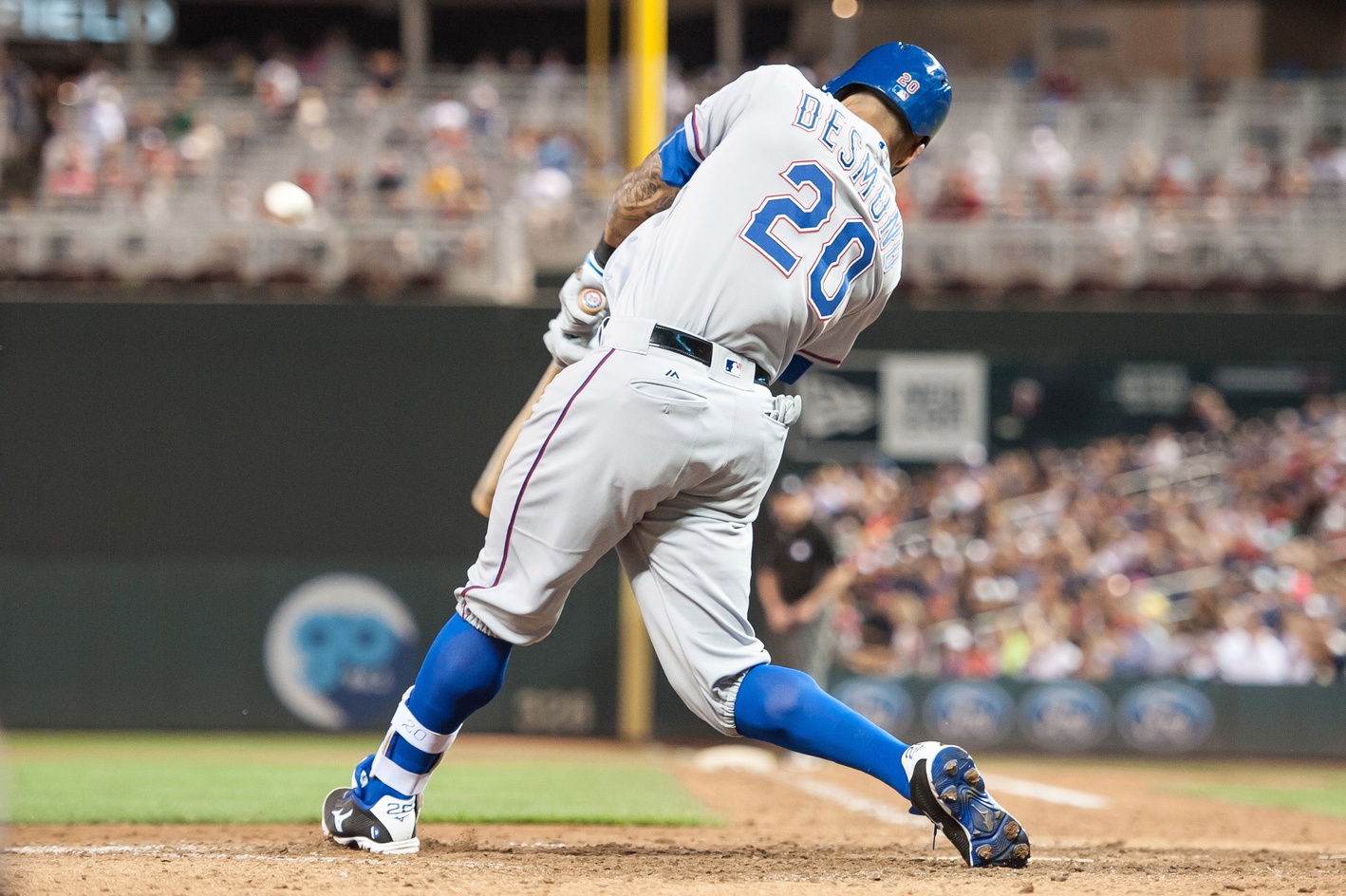 Adrian Beltre got his head rubbed by Elvis Andrus