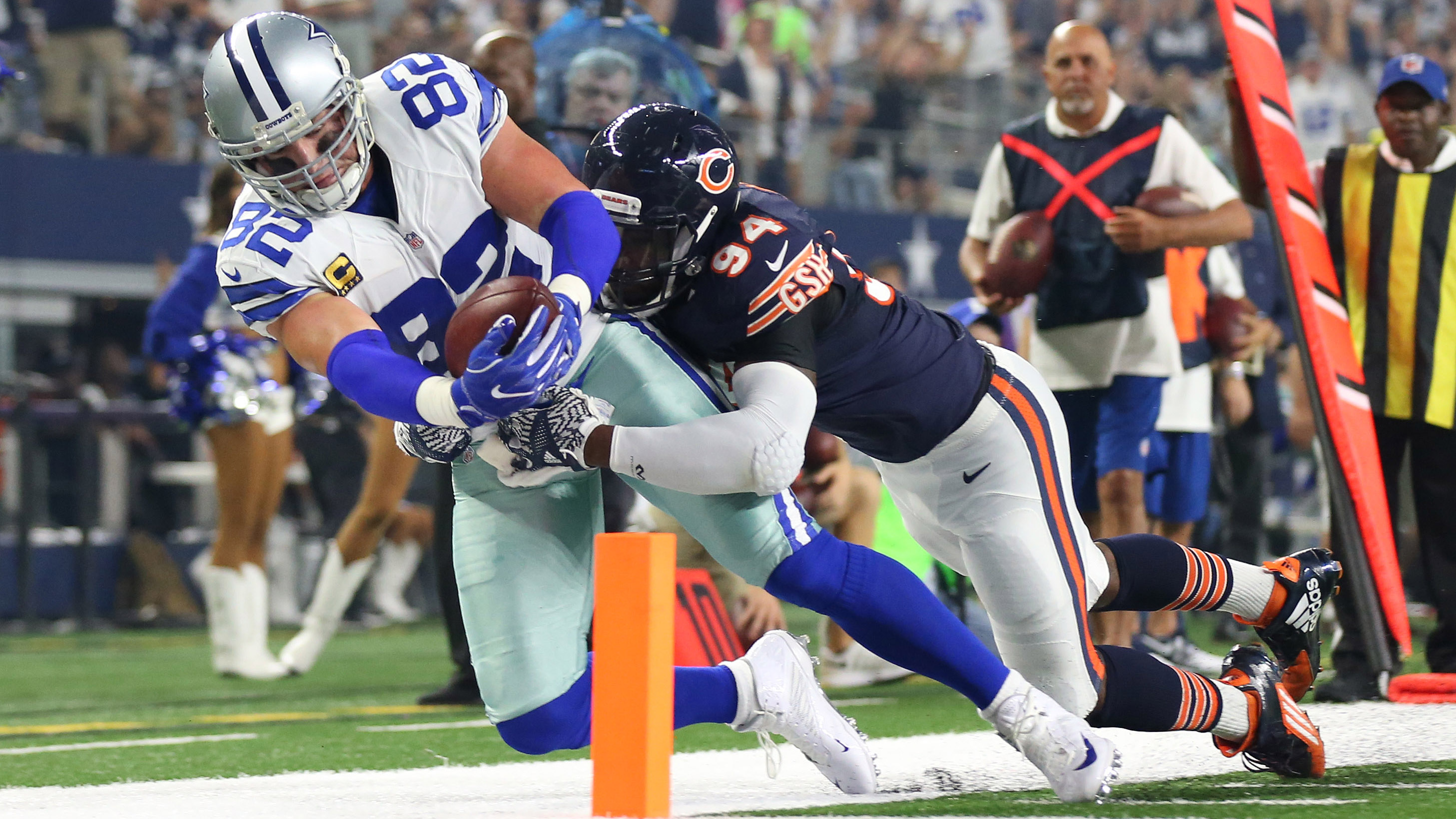 Follow live: Cowboys cruising against Bears