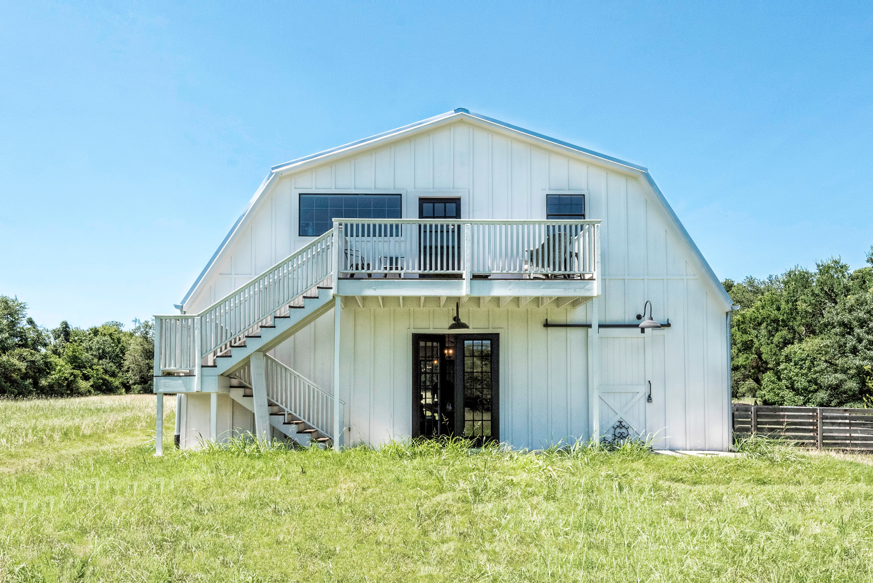 Hgtv Fixer Upper Barn Turned Home Lands On Market For 1 2m By Dallas Firm