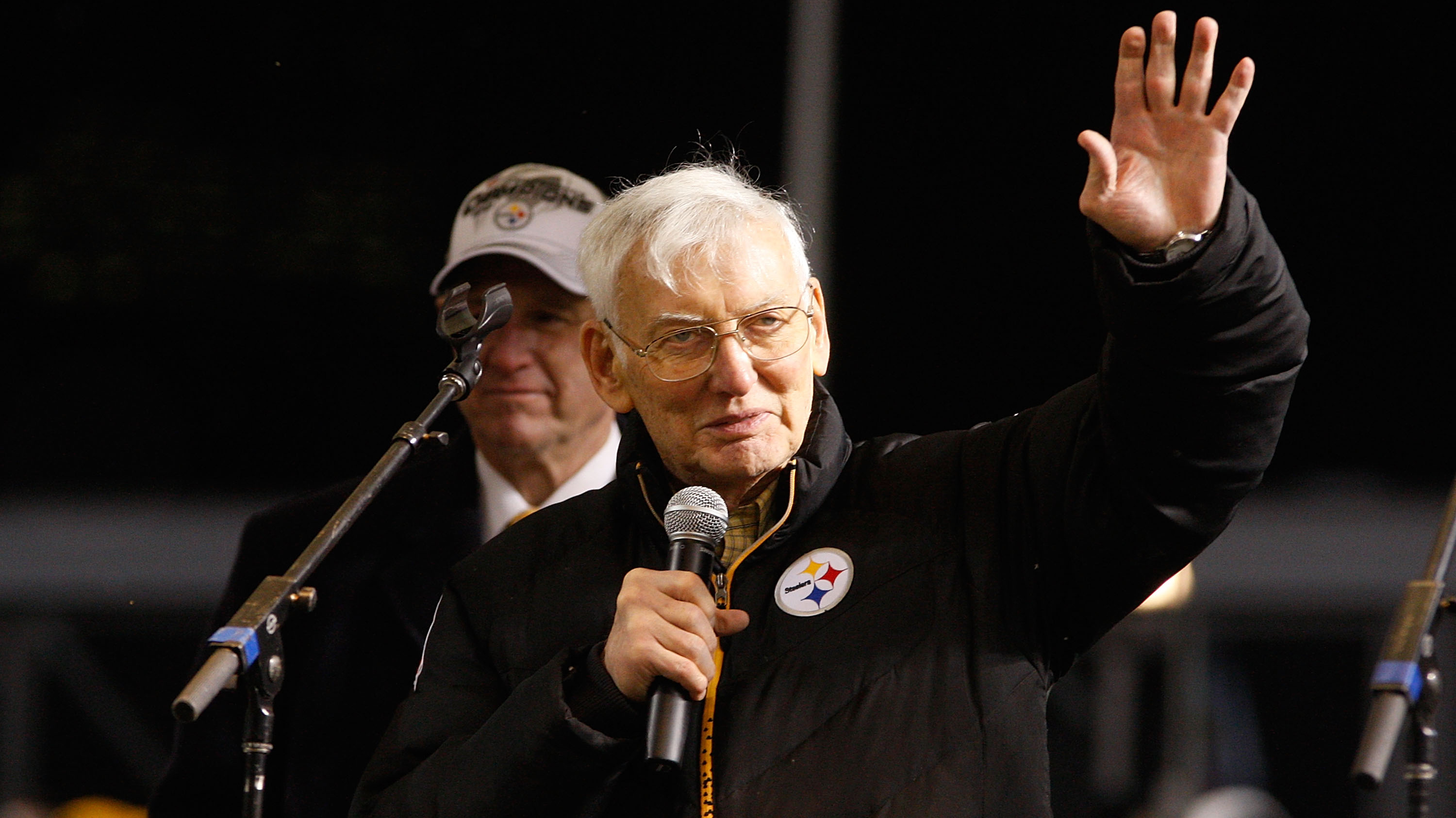 Steelers owner Dan Rooney dies