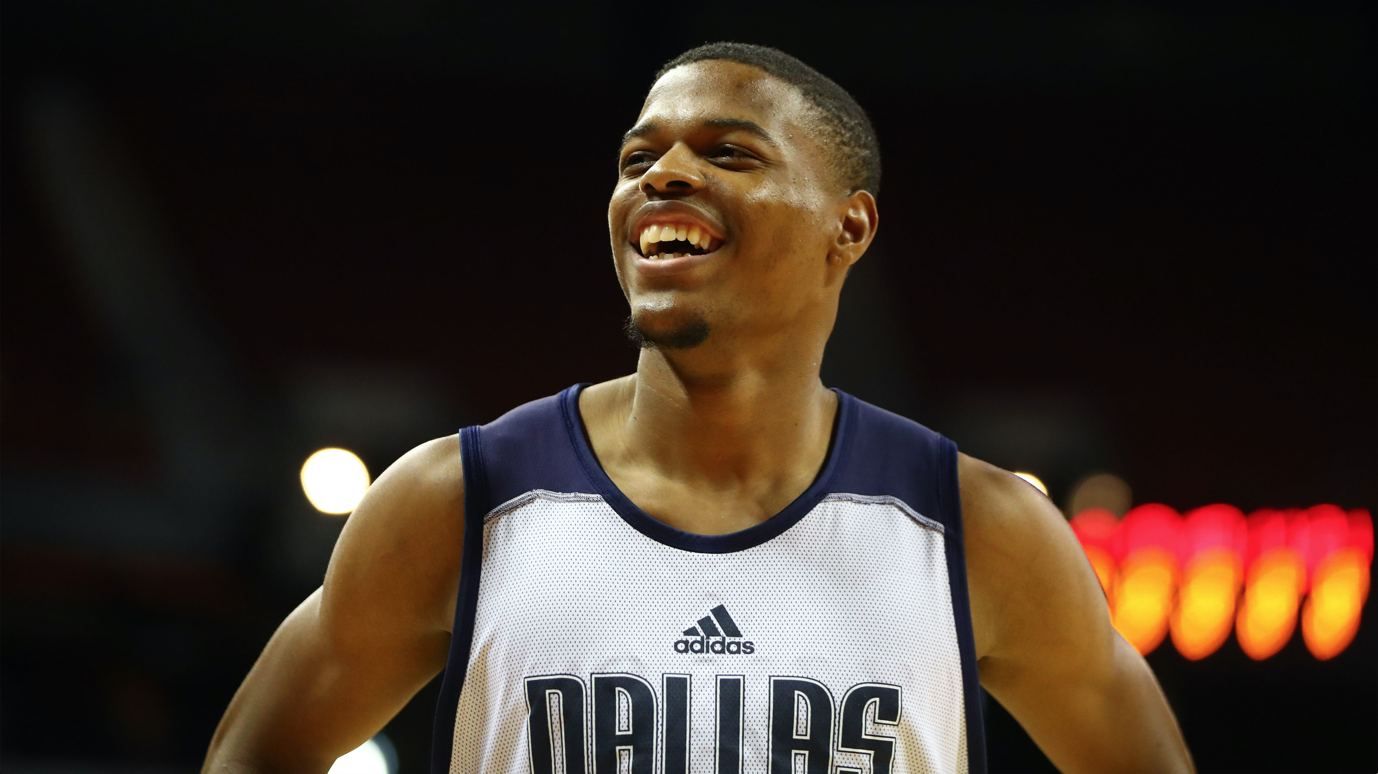 Mavs' Dennis Smith Jr. voted most likely to win Rookie of the Year by