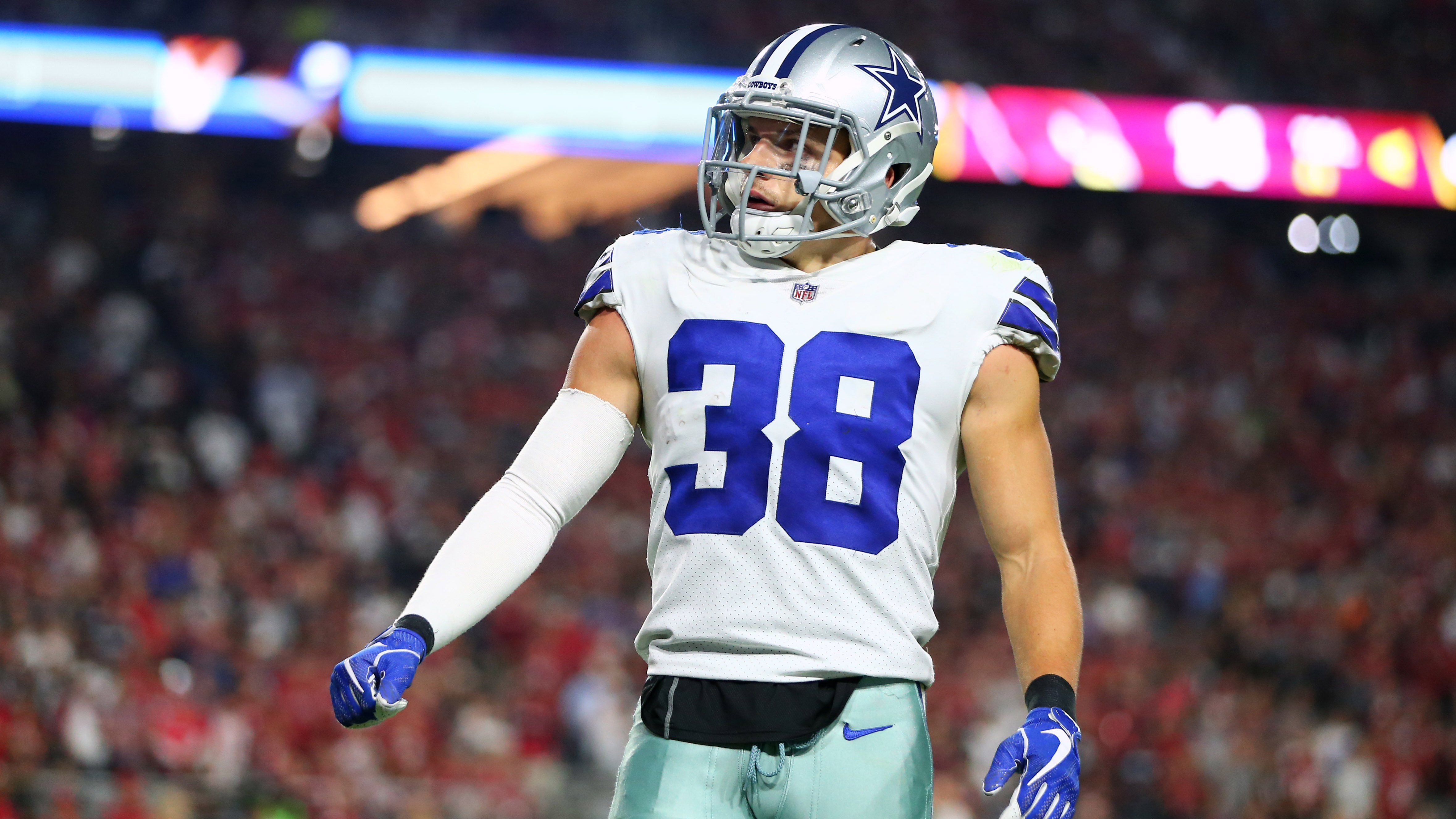 With Dan Bailey hurt, safety Jeff Heath is kicking for the Cowboys