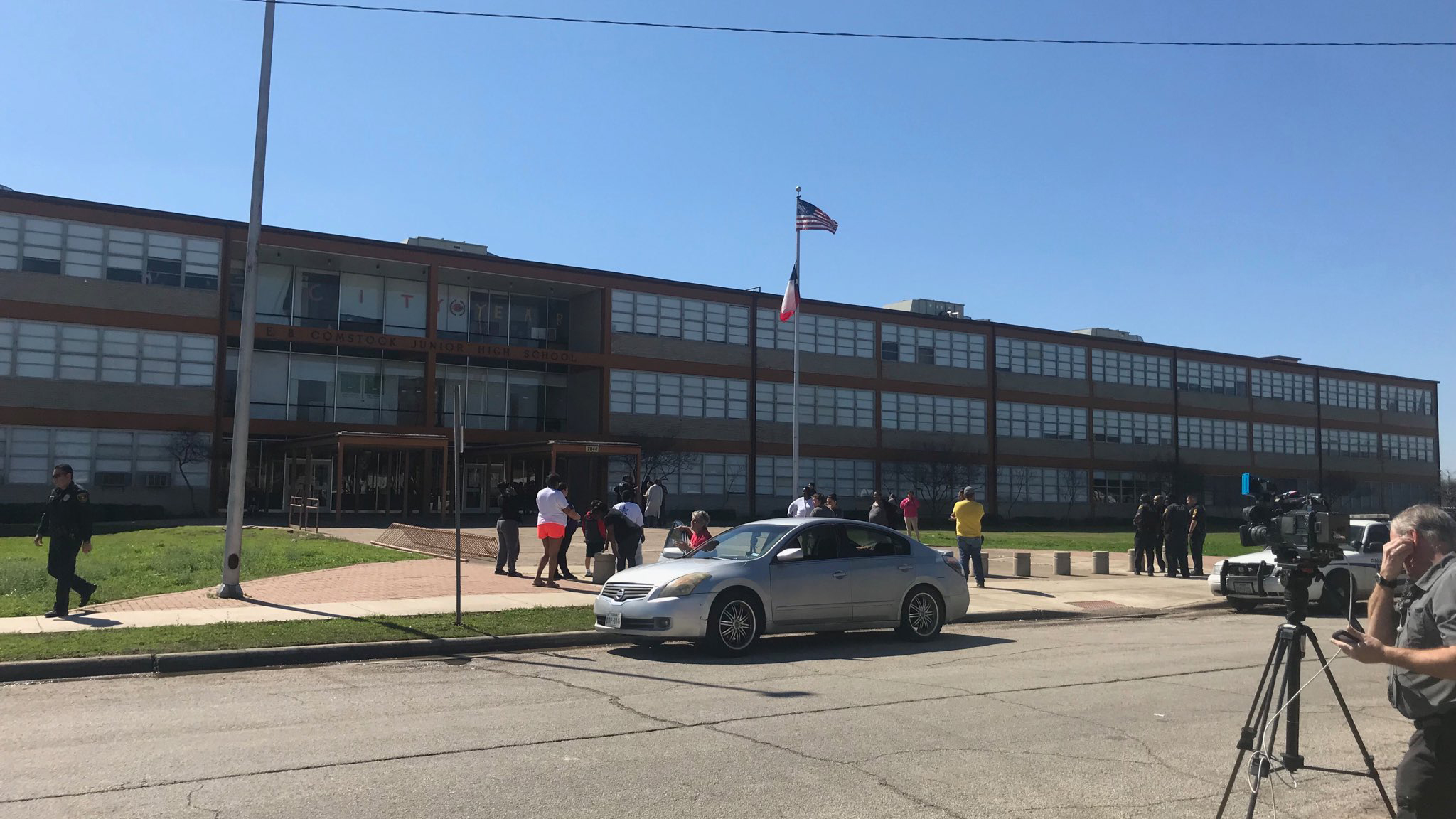 DPD No gun found on suspect outside Dallas middle school CBS19.tv