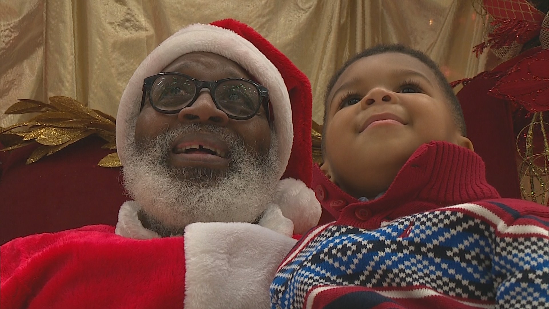 Southwest Center Mall Santas bring diversity to Christmas | wfaa.com