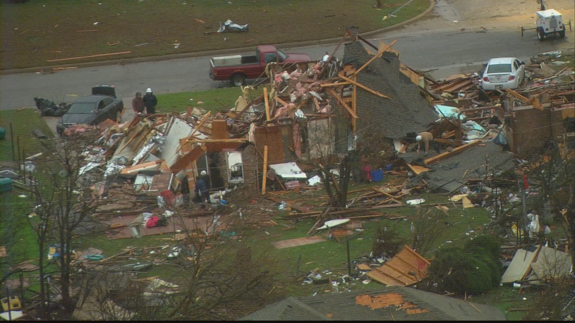 At least 100 homes damaged in Ellis County tornado | wfaa.com