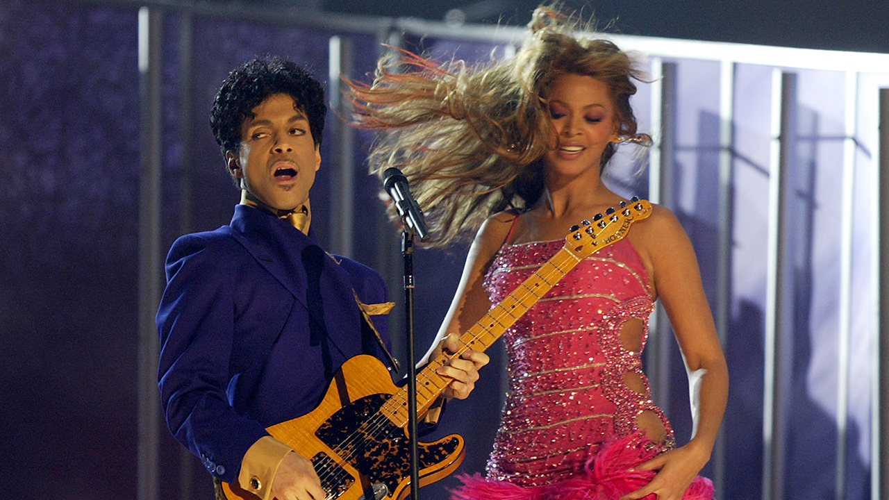 6 of Prince's most legendary live performances you need to see | wbir.com