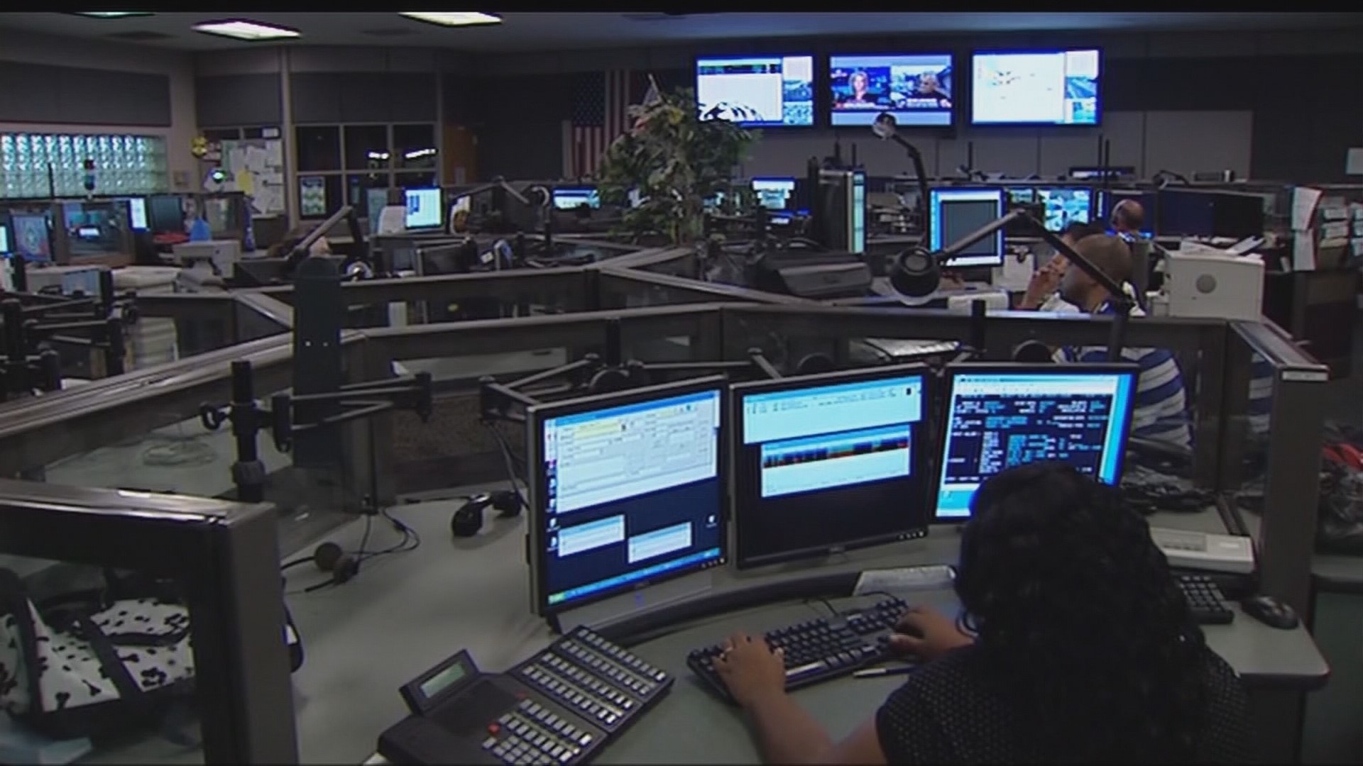 Dallas police make officers 911 operators due to staff shortage | WFAA.com